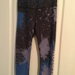 PELOTON WOMEN’S KALI LEGGINGS SIZE SMALL